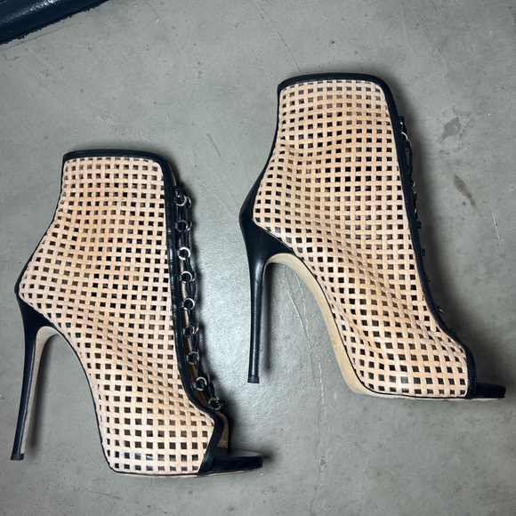 Sold

Giuseppe Zanotti Heels - Picture 4 of 8